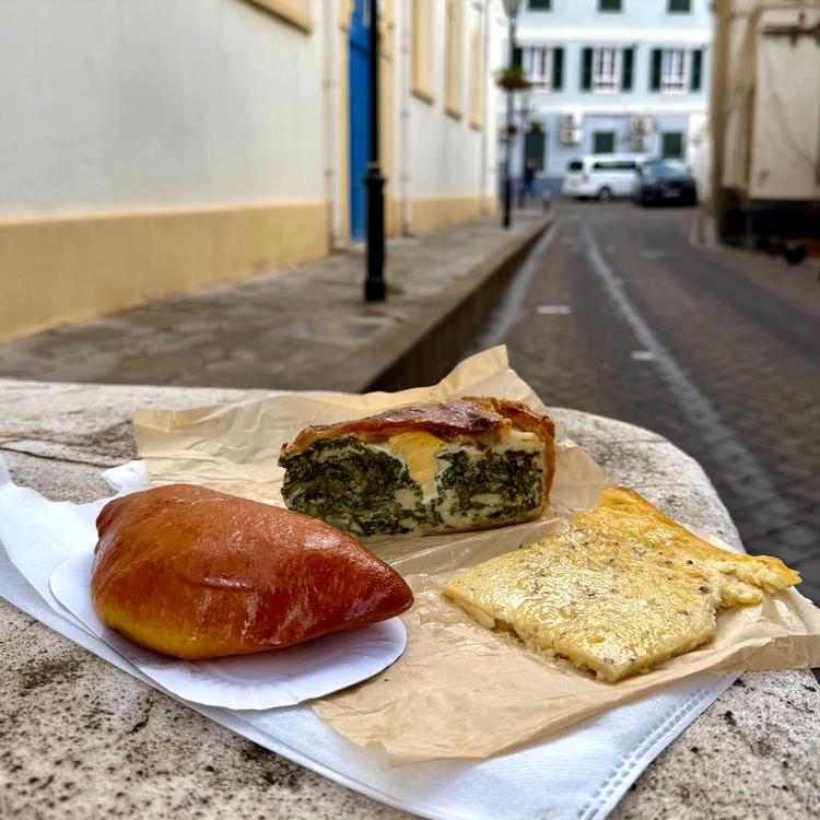 Gibraltarian Japonesa, Torta de Acelga and Calentita