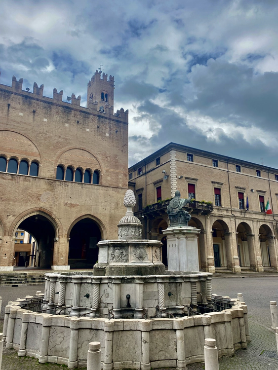 Piazza Cavour (Rimini)