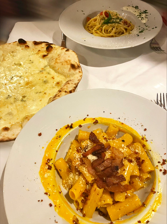 Pasta Carbonara & Pizza Quattro Formaggi