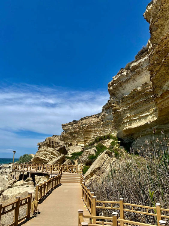 Rock road (Aktau)