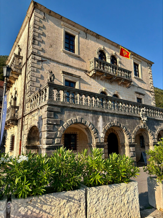 Bujovic Palace